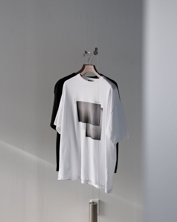 【Limited】Abstract Photograph Tee “meanwhile”