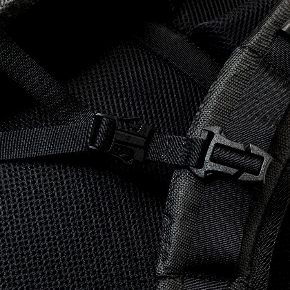 UltraWeave™ Daypack “Common” (CARBON BLACK) /MW-AC26113