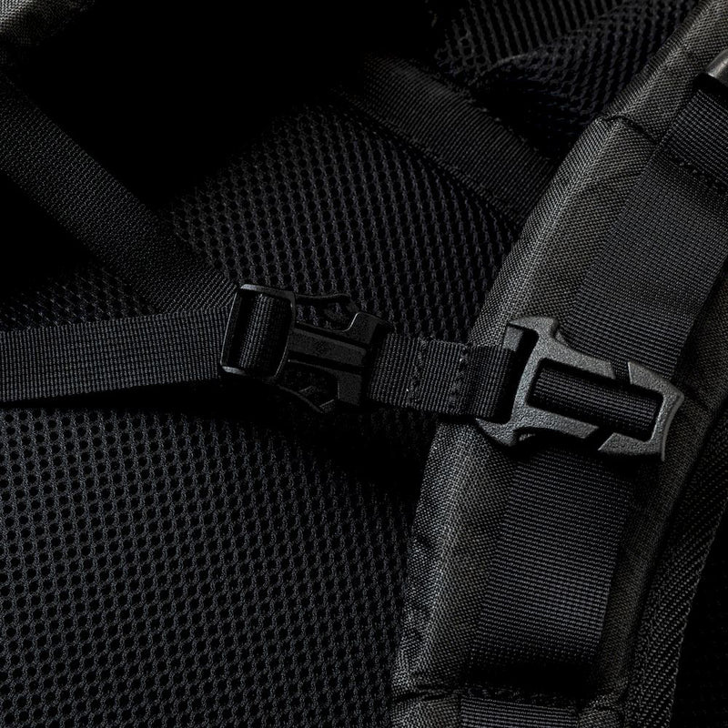 ULTRAWEAVE ™ DAYPACK “Common '' (Carbon Black) /MW-AC25101